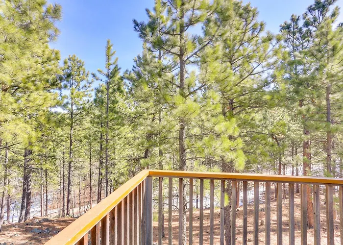 Cozy Black Hills Nature Retreat With Private Deck!