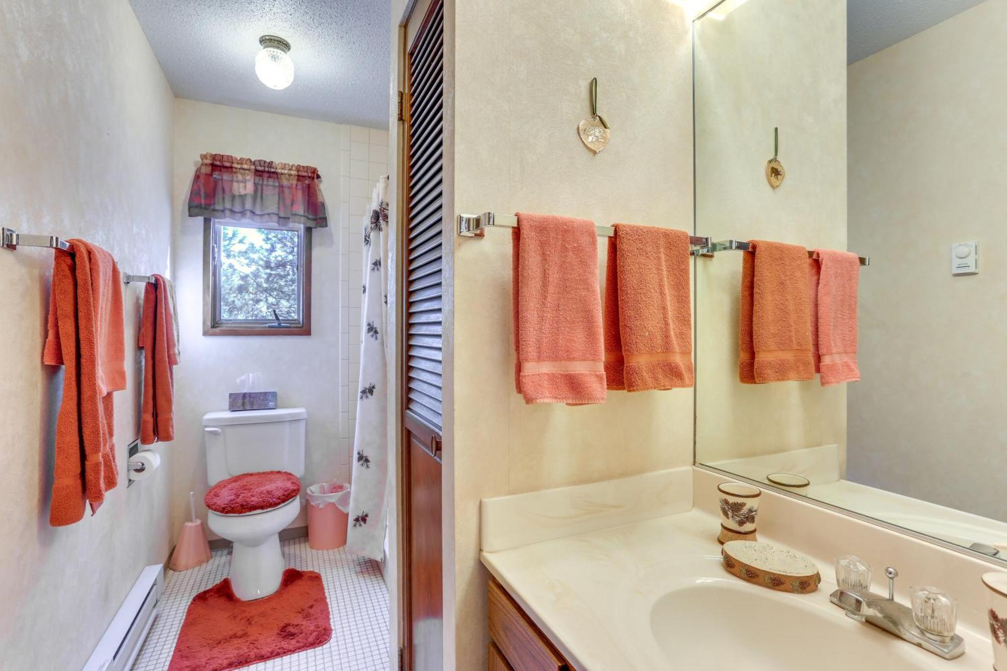 Cozy Black Hills Nature Retreat With Private Deck! Holiday home *